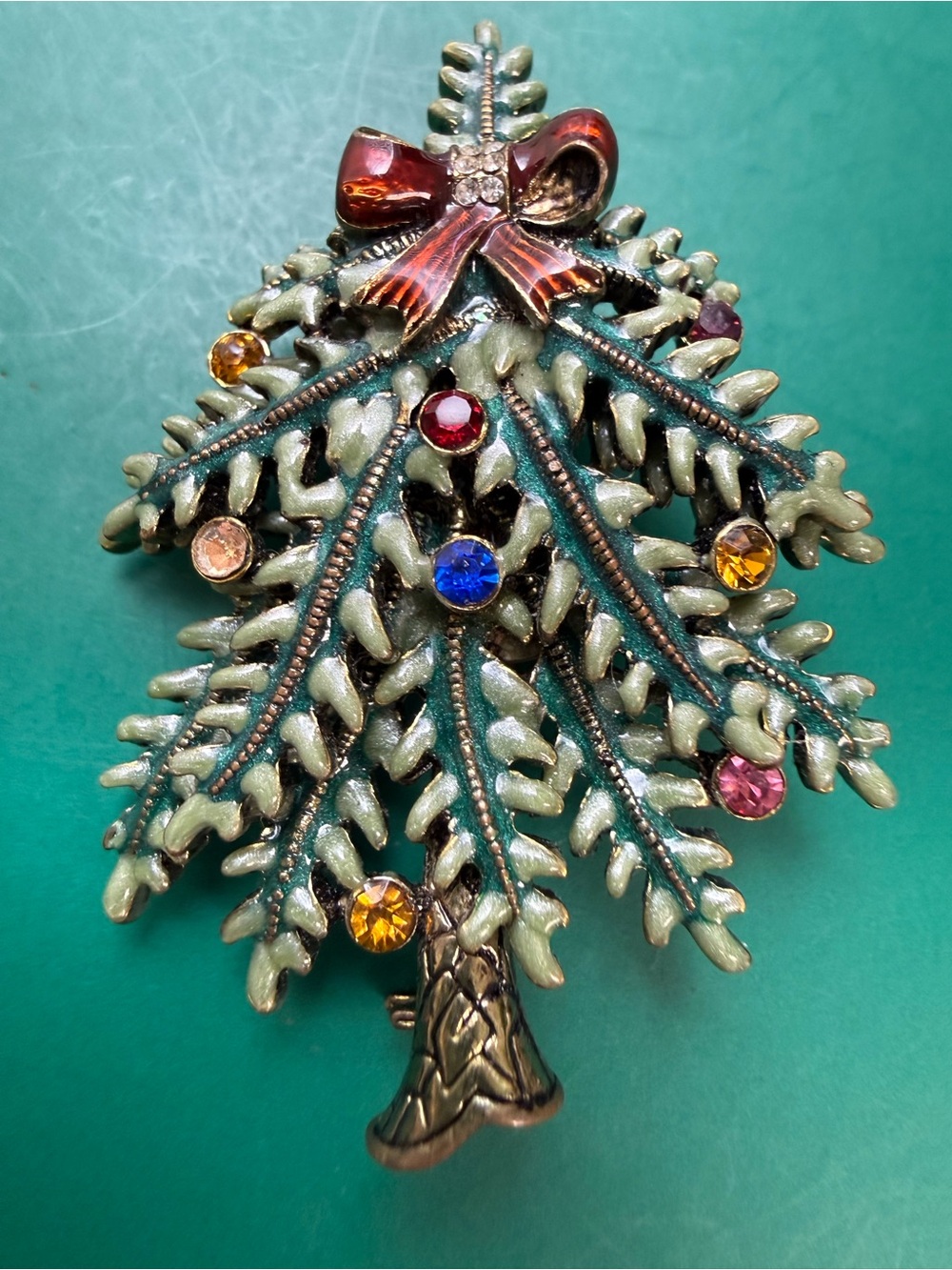 Vintage Avon Christmas Tree Brooch with Multicolor Rhinestones - Picture 1 of 5